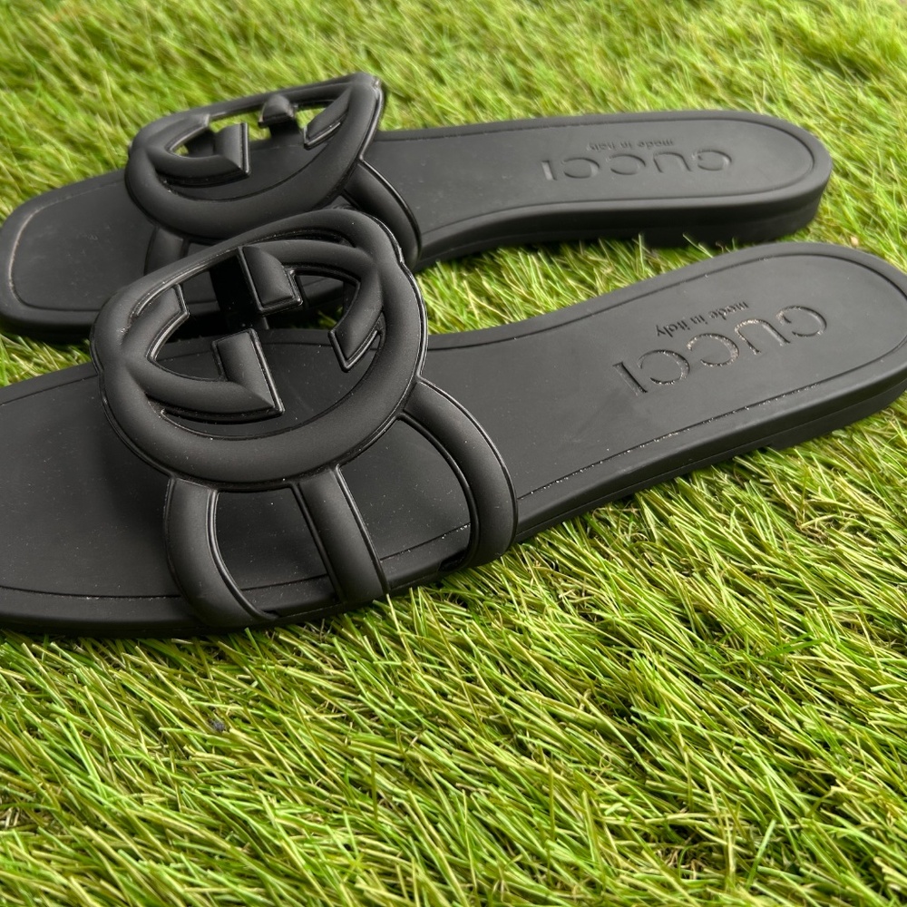 Gucci Interlocking G slide Sandal - Picture 2 of 6